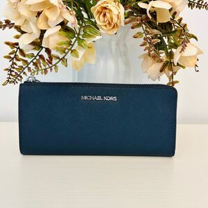 Michael Kors Jet Set Travel Large Logo Quarter-Zip Wallet Navy